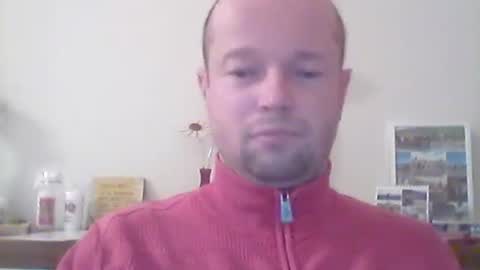 nick1990b online show from February 15, 6:39 pm