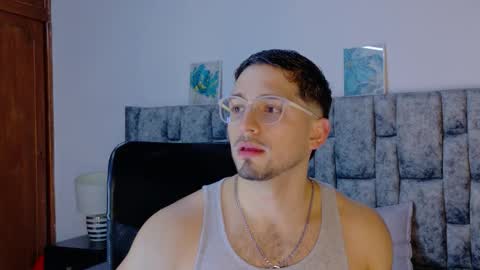 nick_moss_ online show from February 13, 5:05 pm