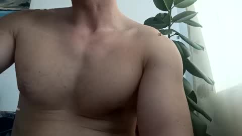 Snapshot of nickcarlosxx chatting on January 3, 9:47 am Nick online show from January 3, 9:47 am