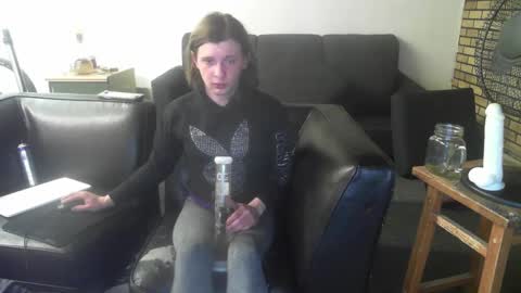 Snapshot of nickie42082 chatting on February 16, 7:37 am nickie42082 online show from February 16, 7:37 am