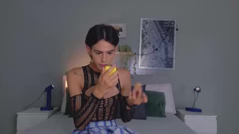 NICKI FOX  online show from November 28, 9:11 pm