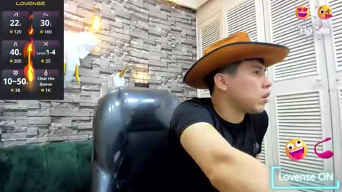 Nickk Wolff online show from December 3, 4:46 am