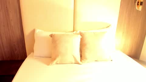 Nicky  online show from March 3, 2:40 am