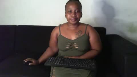 nickynoble online show from May 29, 11:36 pm