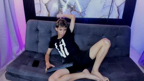 nico_naughtyboy online show from June 9, 1:39 am