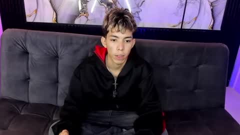 nico_naughtyboy online show from June 11, 12:43 am