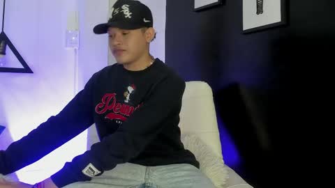 nico_saint_ online show from June 6, 11:27 am