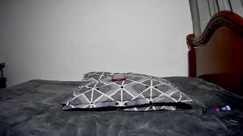 nicolas_and_alexa online show from February 6, 7:16 pm