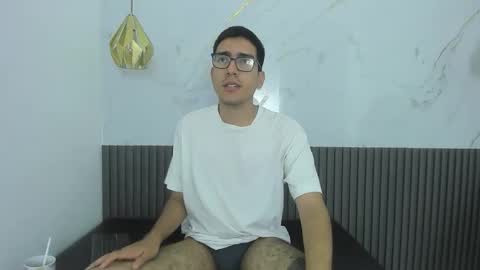 nicolasfine online show from January 10, 12:43 pm