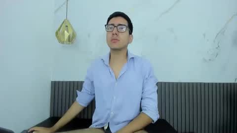 nicolasfine online show from January 15, 12:03 pm