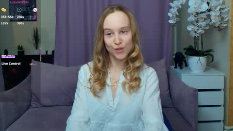 Nicoletta online show from March 28, 6:53 pm