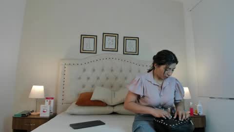 Nicole  Adam online show from February 19, 12:33 pm