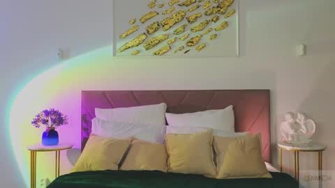 Nicole online show from April 4, 9:33 pm