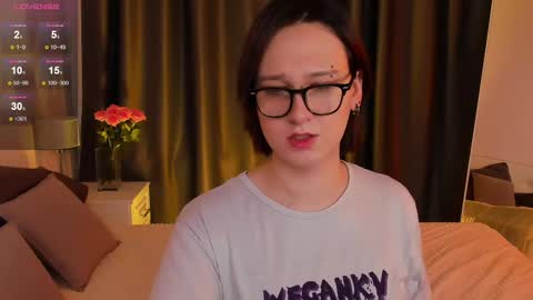 Nicole online show from February 25, 1:32 pm