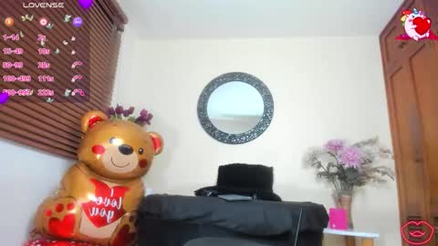 Nicole Santana online show from March 18, 11:54 pm