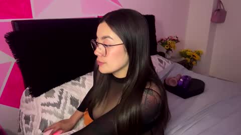 Nicole online show from September 26, 5:37 am