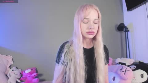 Mary online show from March 18, 3:23 am