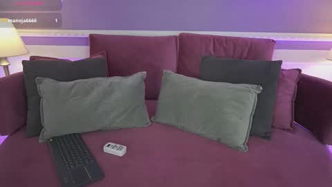 Snapshot of nicolecrawft chatting on October 9, 8:14 pm Nicole Crawft online show from October 9, 8:14 pm