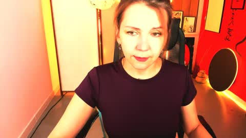 nicolehits online show from April 17, 1:13 pm