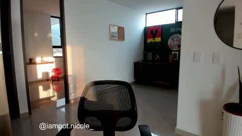 Nicole Manson online show from March 3, 10:31 pm