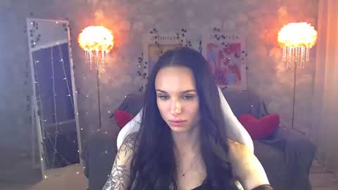 Nicole online show from June 11, 4:16 pm