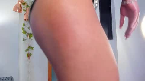 NICOLE online show from January 9, 5:40 pm