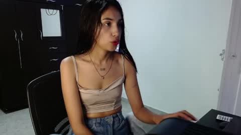 Nicole online show from April 14, 10:46 pm