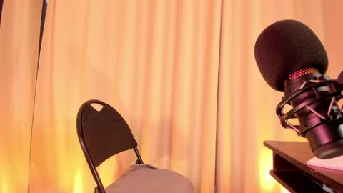 Snapshot of nicolette_tay chatting on February 8, 4:57 pm Nicol  online show from February 8, 4:57 pm