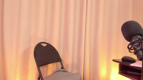 Snapshot of nicolette_tay chatting on February 8, 7:59 pm Nicol  online show from February 8, 7:59 pm