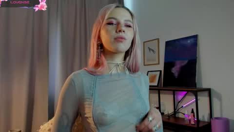 Kim online show from February 12, 8:18 am