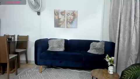 Nicolle Lima online show from November 3, 11:50 pm