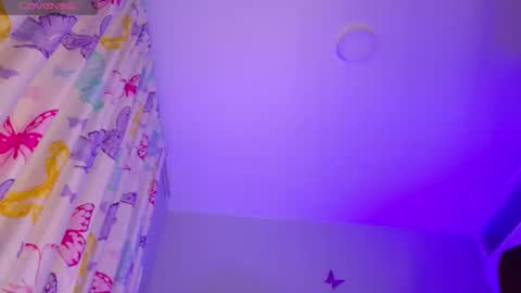 Nicolle Miley online show from May 13, 3:16 am