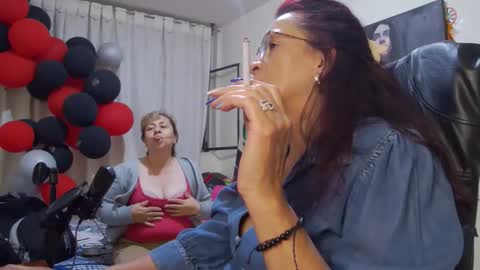 nicoltatiana_ online show from May 3, 12:27 am