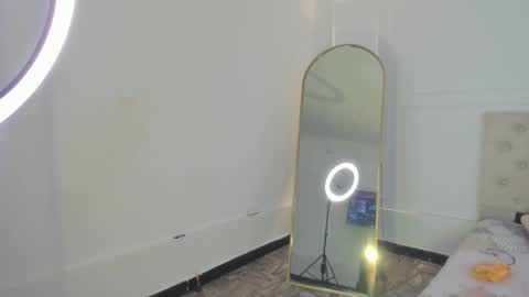 Nicol online show from February 16, 9:46 pm