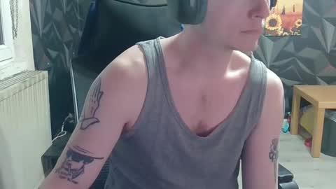 niglo620 online show from April 13, 1:04 pm