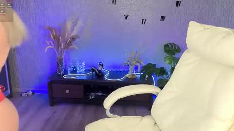 NikaStill  online show from February 5, 5:55 am