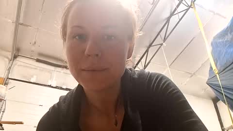 nikhannah online show from November 2, 1:55 pm