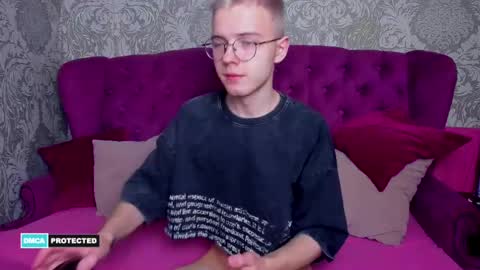 Niki online show from December 8, 7:43 pm