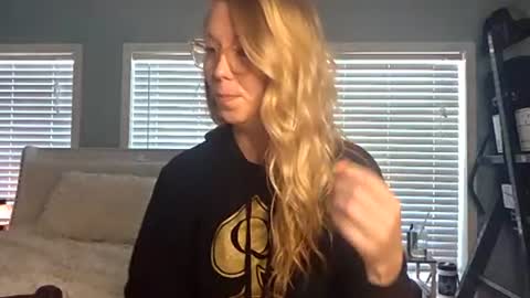 nikkib653466 online show from June 11, 5:33 pm