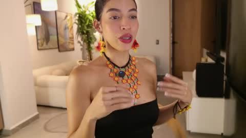 Nicole cam online show from May 23, 9:33 pm