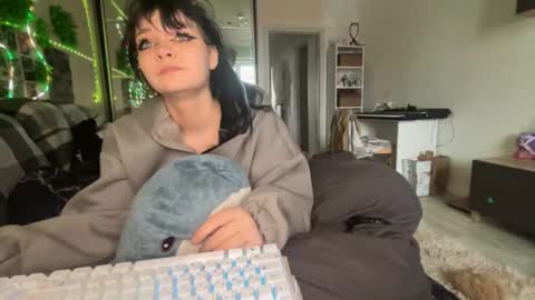 nikoli_naw online show from December 5, 6:23 am