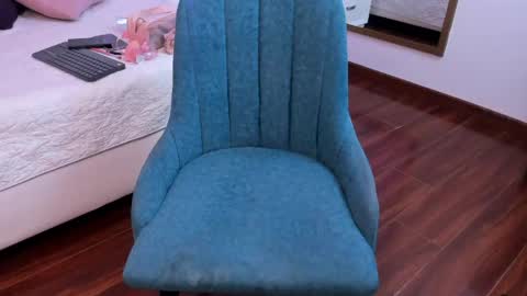 nina__ford online show from April 18, 12:40 pm