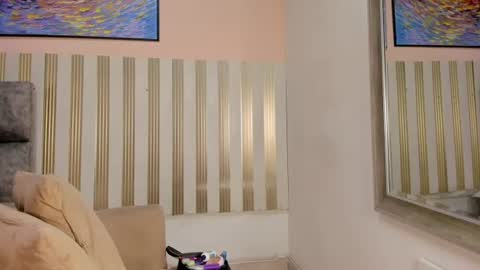 nina_glow_ online show from June 13, 11:20 am