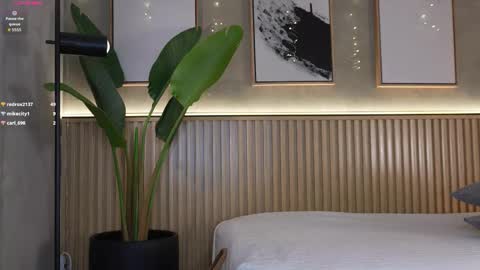 NINA online show from February 9, 1:04 pm