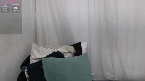 Ninaa fox online show from November 11, 5:04 pm