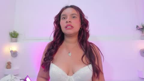 N I N A online show from March 5, 1:42 pm