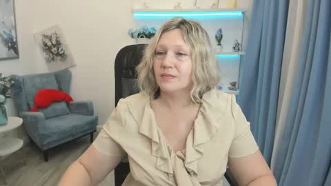 ninastarle online show from June 7, 4:50 am