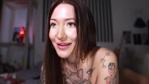 ninasuzuki online show from February 12, 11:47 am