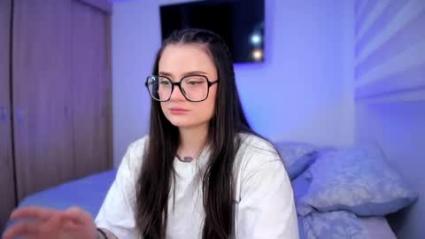 ninavolkov online show from April 1, 10:28 pm