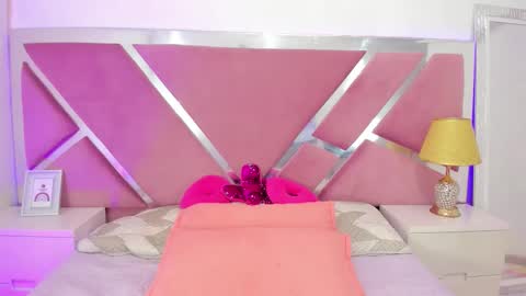 Ninna  online show from February 4, 3:16 pm